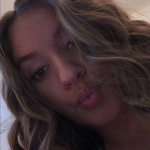 Meet your Posher, Victoria